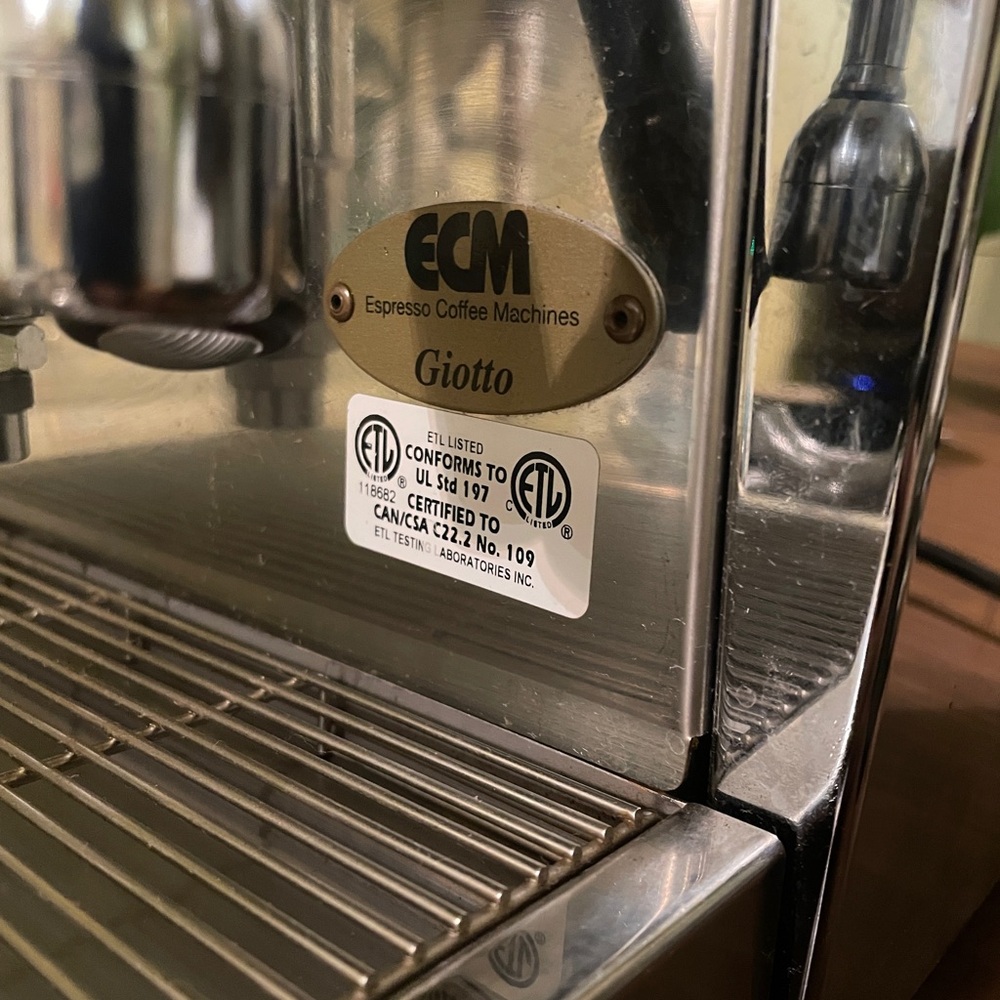 ECM Giotto Espresso Machine with Mazzer Luigi eel Grinder - Picture 3 of 9